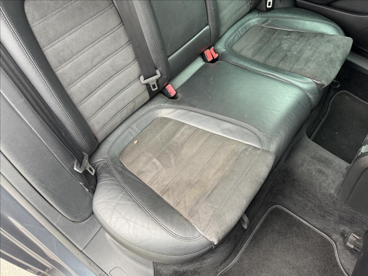 Volkswagen Passat Kombi 2,0 l 103 kw