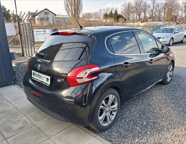 Peugeot 208 Hatchback 1,6 l 84 kw