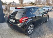 Peugeot 208 Hatchback 1,6 l 84 kw