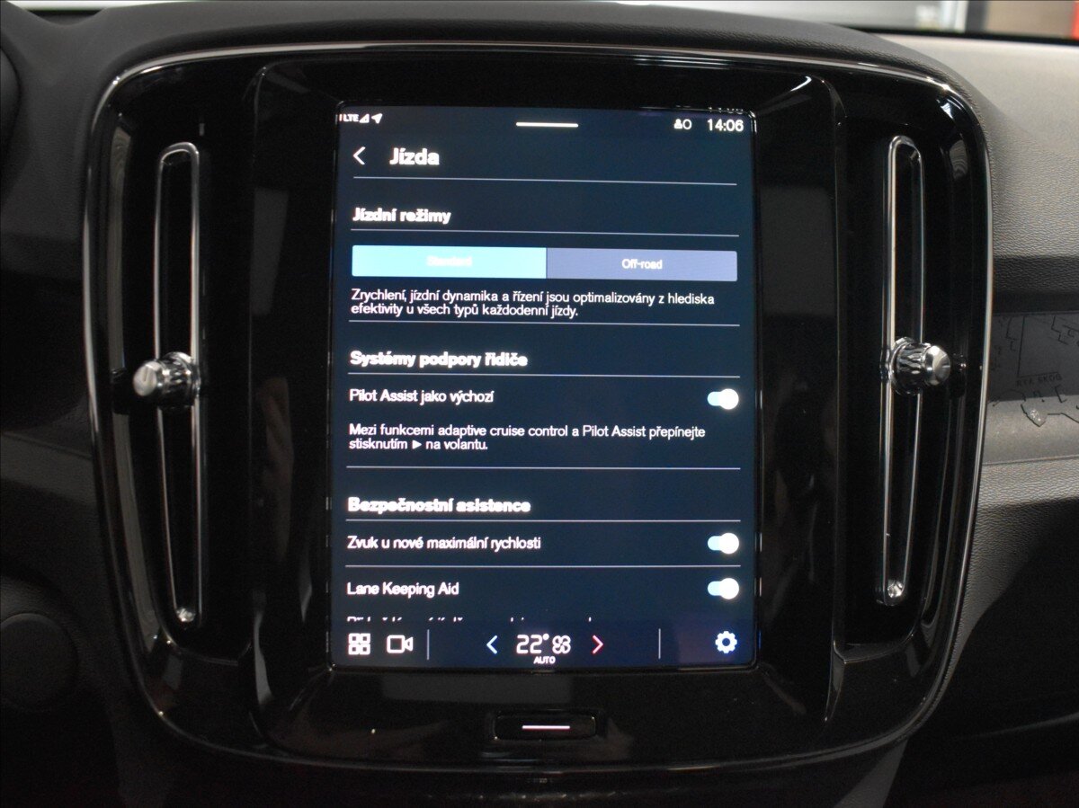 Volvo EX40 SUV 0,0 185 kw