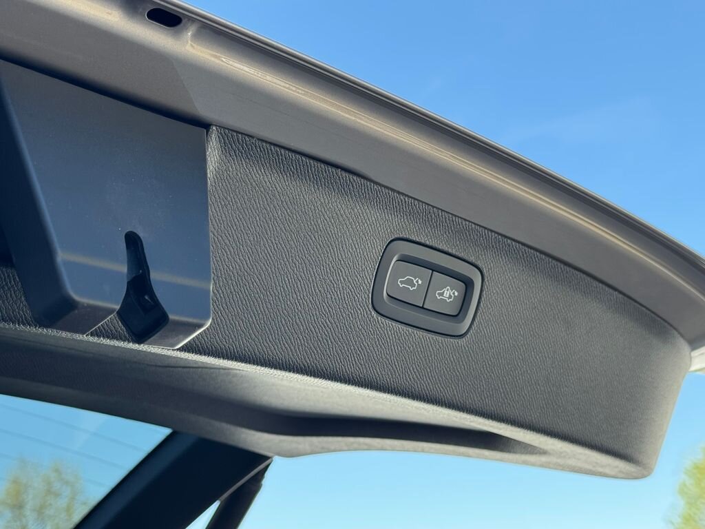Volvo XC90 SUV / Terénní 2,0 l 335 kw