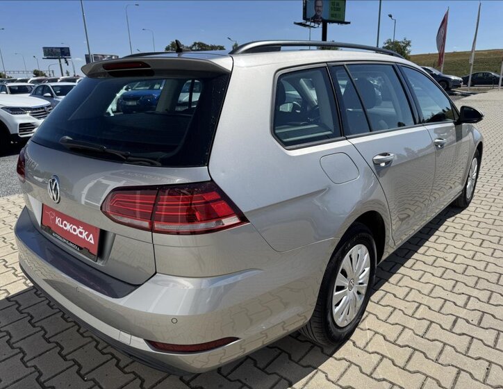 Volkswagen Golf Kombi 1,6 l 85 kw