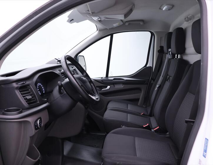 Ford Transit Custom 10