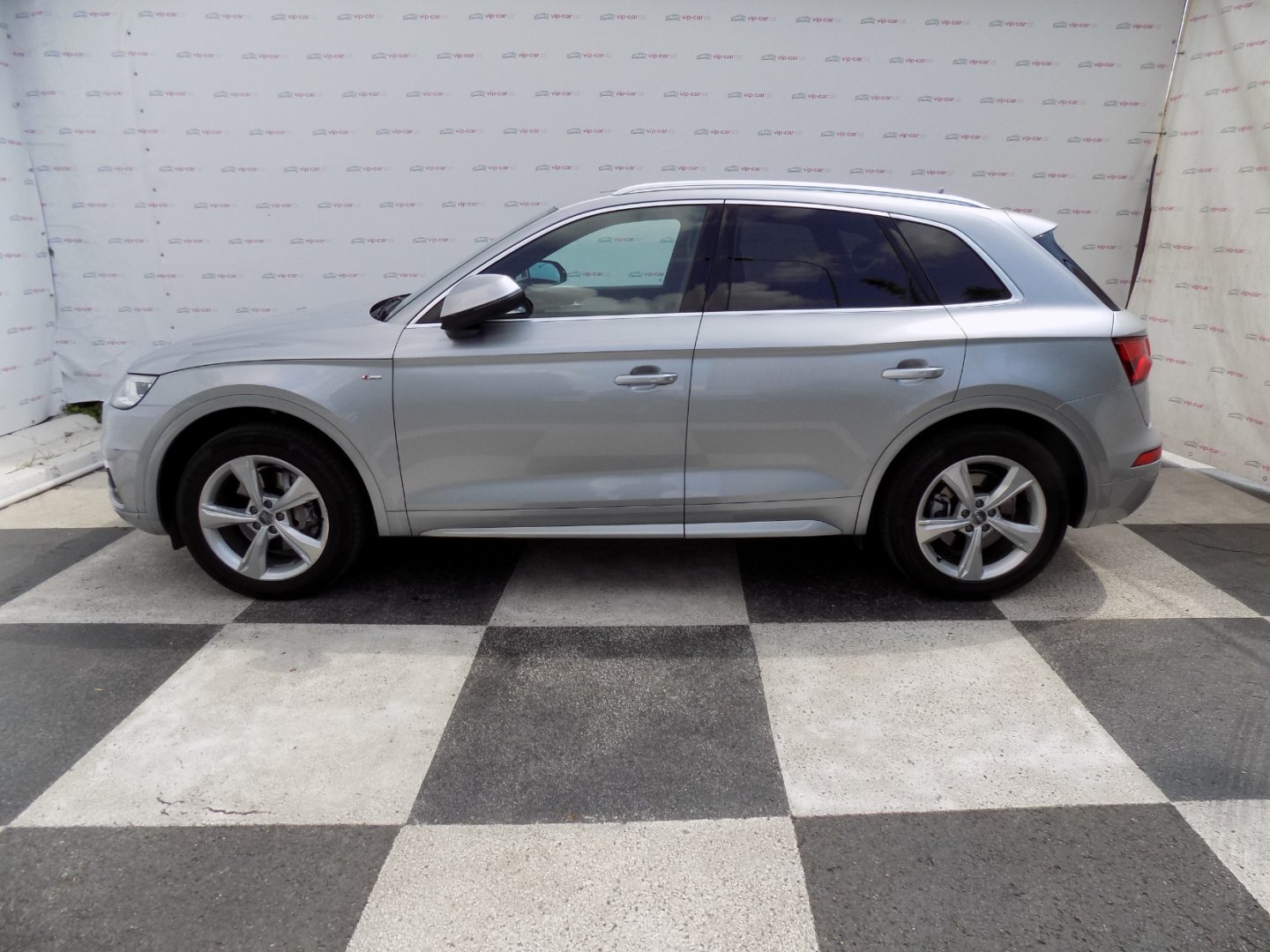 Audi Q5 SUV 2,0 l 140 kw