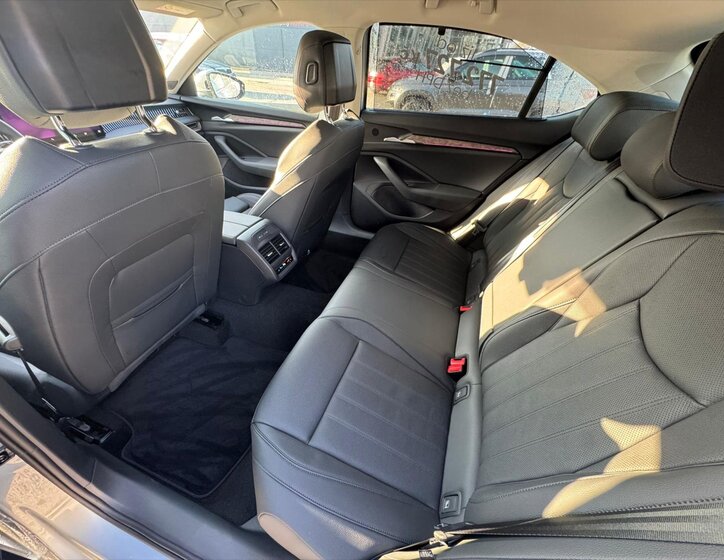 Škoda Superb Ostatní 2,0 l 195 kw