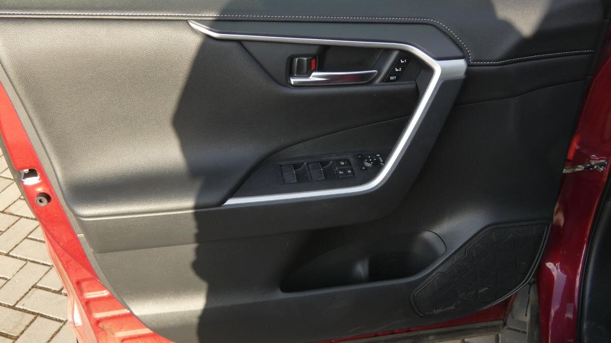 Toyota RAV4 SUV / Terénní 2,5 l 131 kw