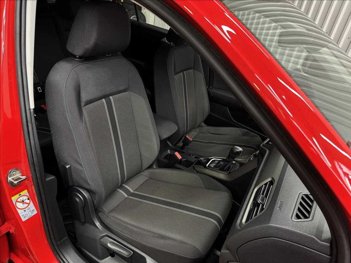 Volkswagen T-Roc SUV / Terénní 2,0 l 140 kw