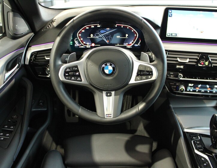 BMW Řada 5 Kombi 3,0 l 210 kw