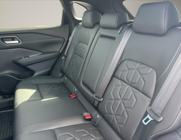 Nissan Qashqai SUV / Terénní 1,3 l 116 kw