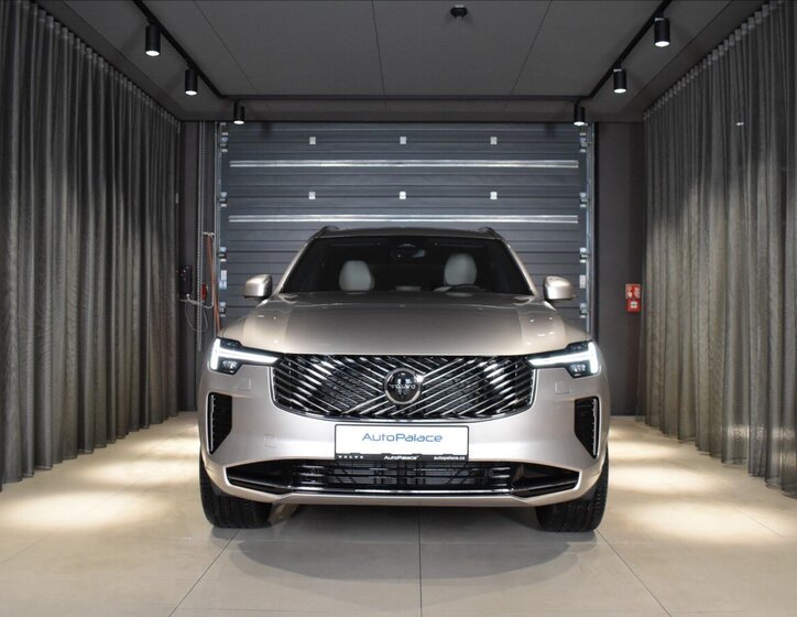 Volvo XC90 SUV / Terénní 2,0 l 184 kw