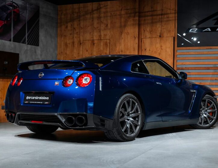 Nissan GT-R 39