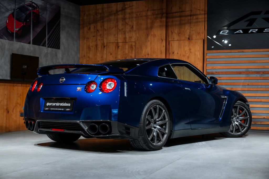 Nissan GT-R