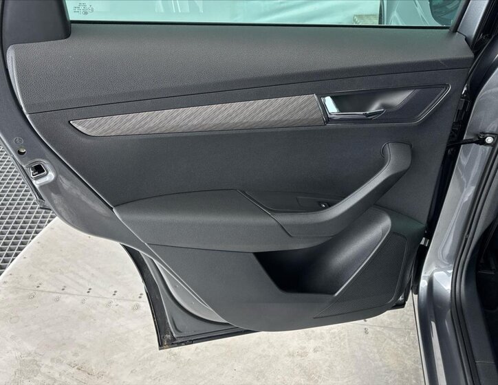 Škoda Karoq SUV / Terénní 1,5 l 110 kw