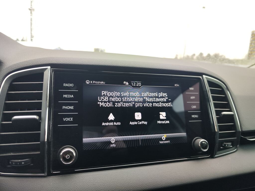 Škoda Karoq SUV 1,5 l 110 kw