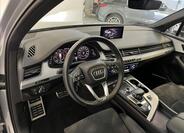 Audi Q7 6