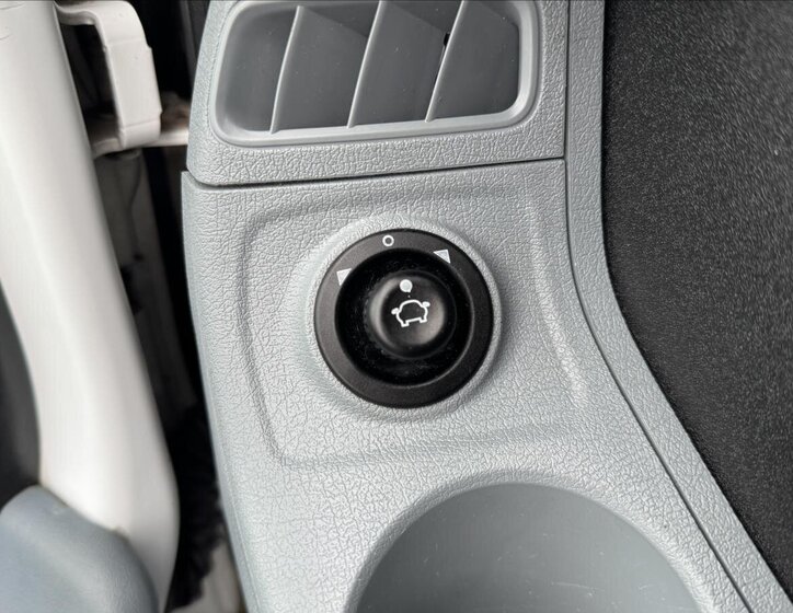 Ford Transit Skříň 2,2 l 114 kw