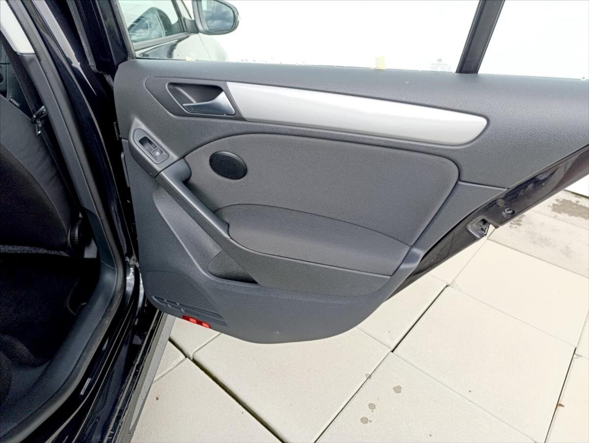 Volkswagen Golf Hatchback 1,6 l 77 kw