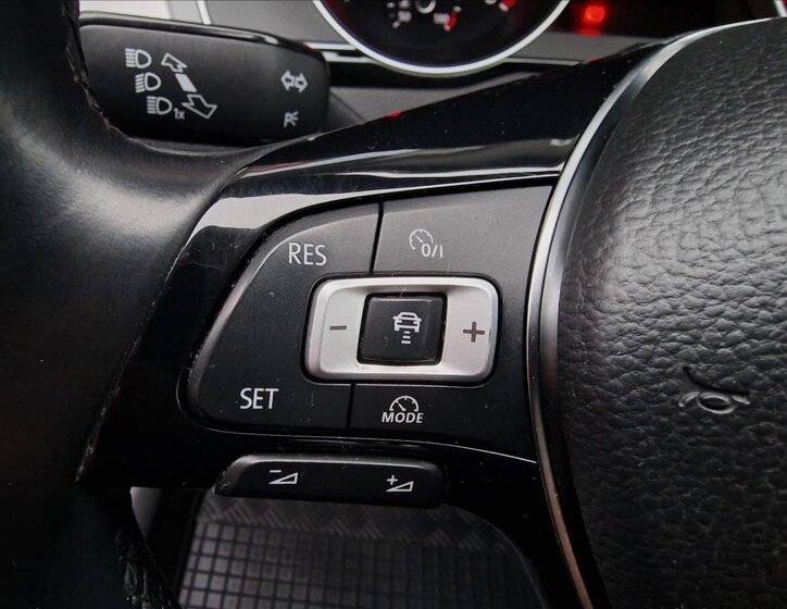 Volkswagen Passat Kombi 1,4 l 110 kw