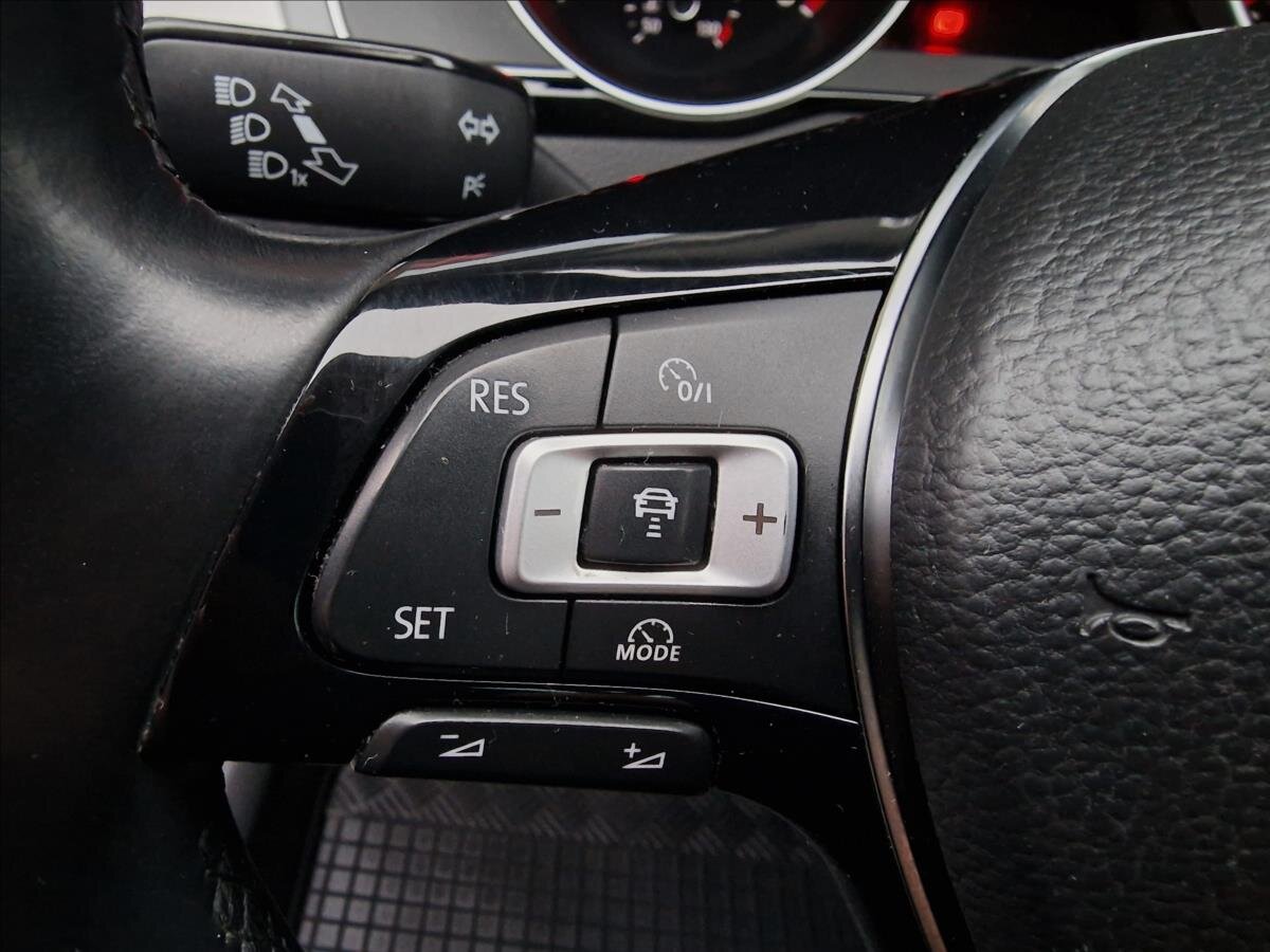 Volkswagen Passat Kombi 1,4 l 110 kw