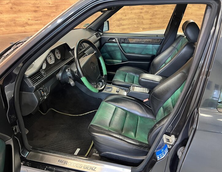 Mercedes-Benz Třídy E Sedan / Limuzína 5,0 l 235 kw