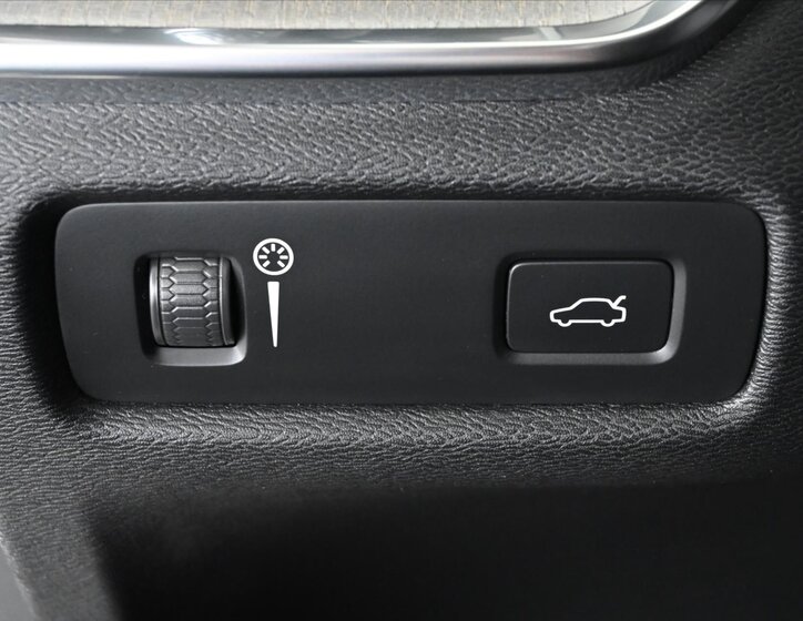 Volvo V60 Kombi 2,0 l 145 kw