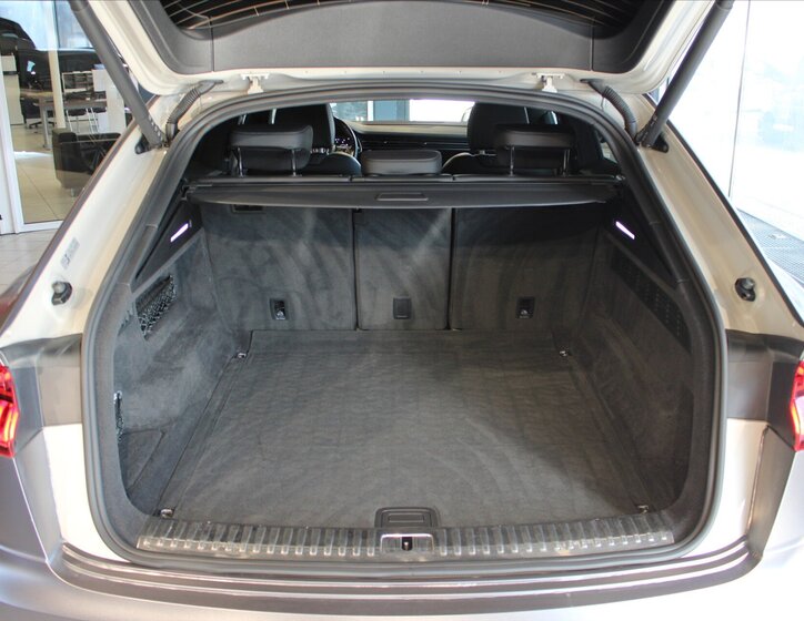 Audi Q8 SUV 3,0 l 210 kw