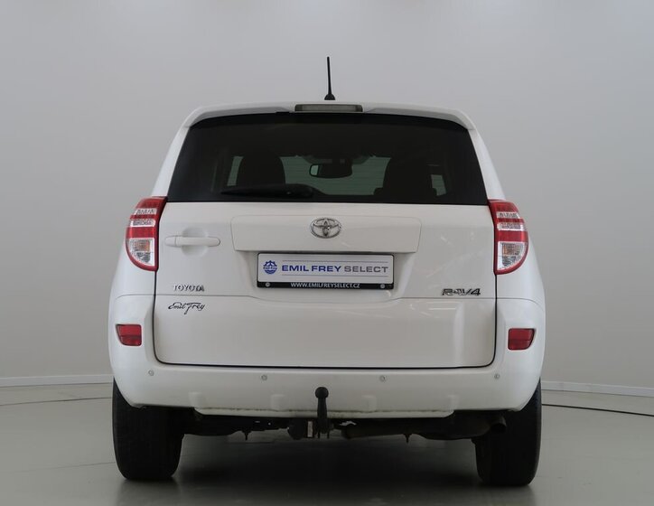 Toyota RAV4 SUV / Terénní 2,0 l 116 kw