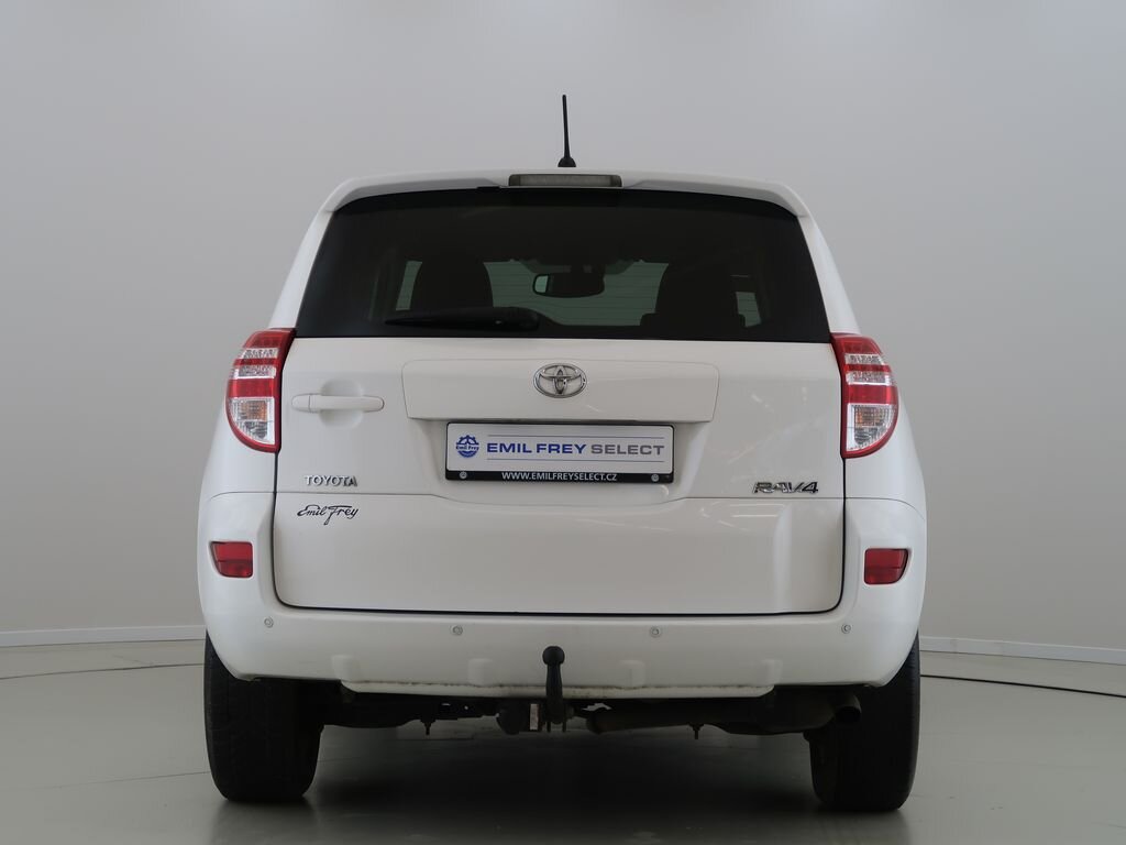 Toyota RAV4 SUV / Terénní 2,0 l 116 kw
