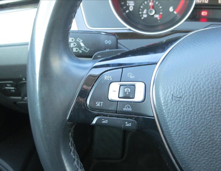 Volkswagen Passat Kombi 2,0 l 140 kw