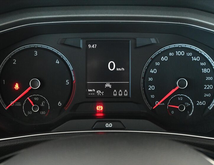 Volkswagen T-Roc SUV / Terénní 1,6 l 85 kw