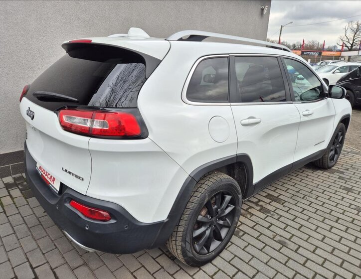 Jeep Cherokee SUV 2,2 l 147 kw