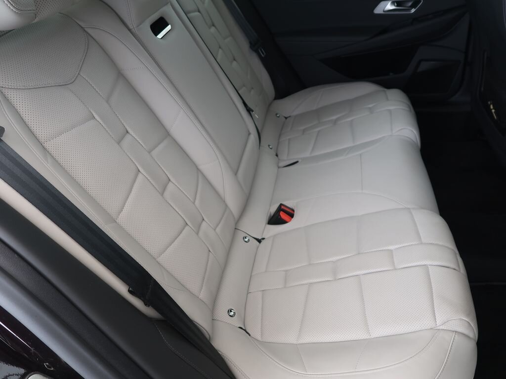 DS Automobiles DS9 Sedan / Limuzína 1,6 l 147 kw