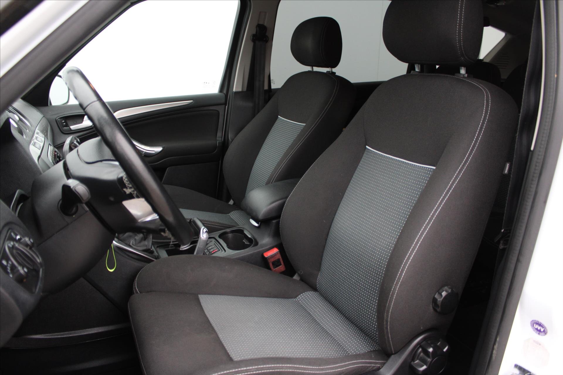 Ford S-MAX MPV 2,0 l 103 kw