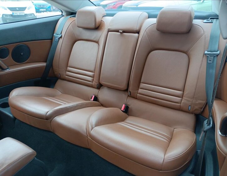 Peugeot 407 Kupé 2,7 l 150 kw