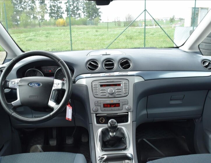 Ford Galaxy MPV 2,0 l 103 kw