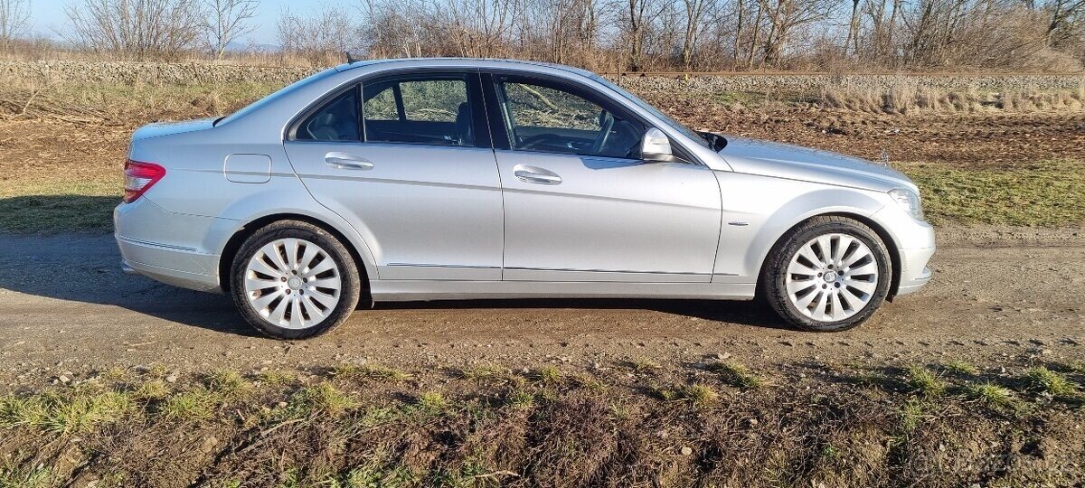 Mercedes-Benz Třídy C Sedan / Limuzína 0,0 165 kw