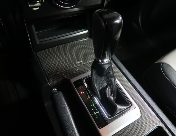 Toyota Land Cruiser 36