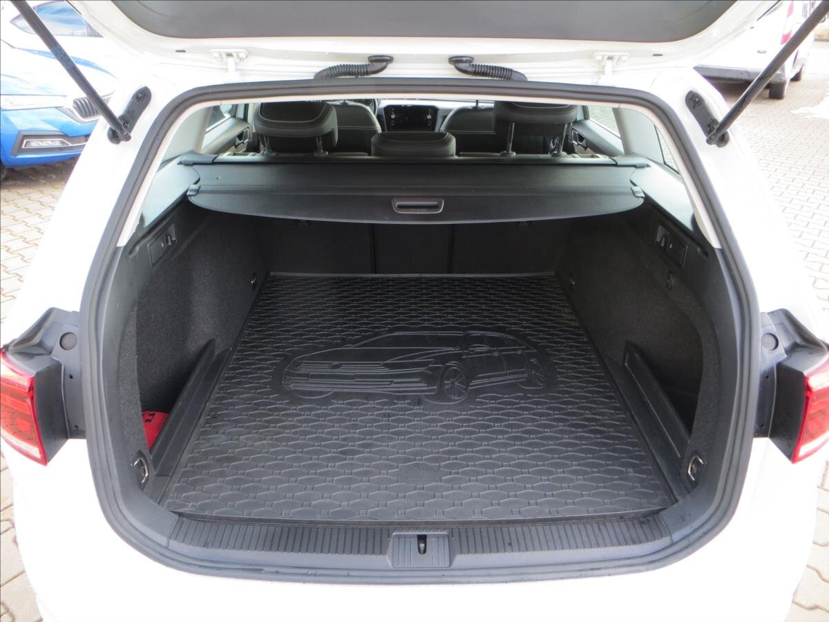 Volkswagen Passat Kombi 1,5 l 110 kw