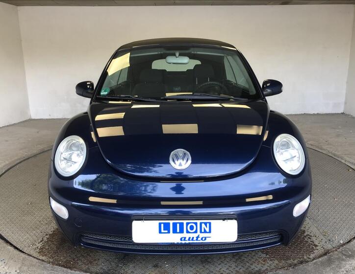 Volkswagen New Beetle 2