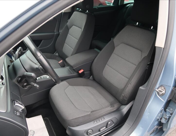 Volkswagen Passat Kombi 2,0 l 103 kw