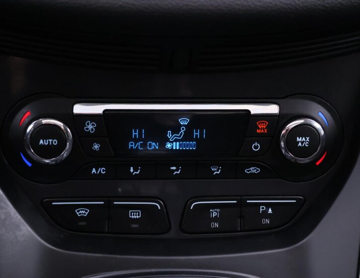 Ford Kuga SUV / Terénní 2,0 l 103 kw