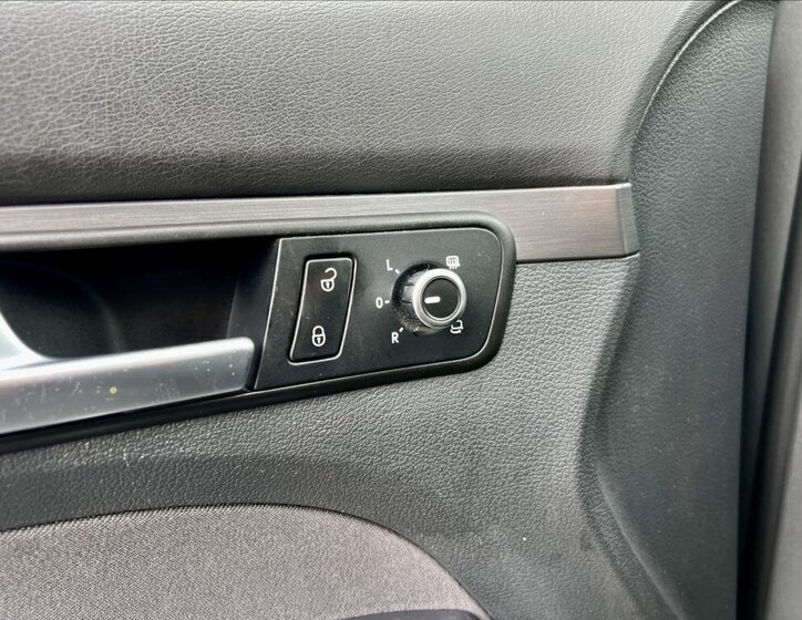 Volkswagen Touran MPV 1,6 l 77 kw