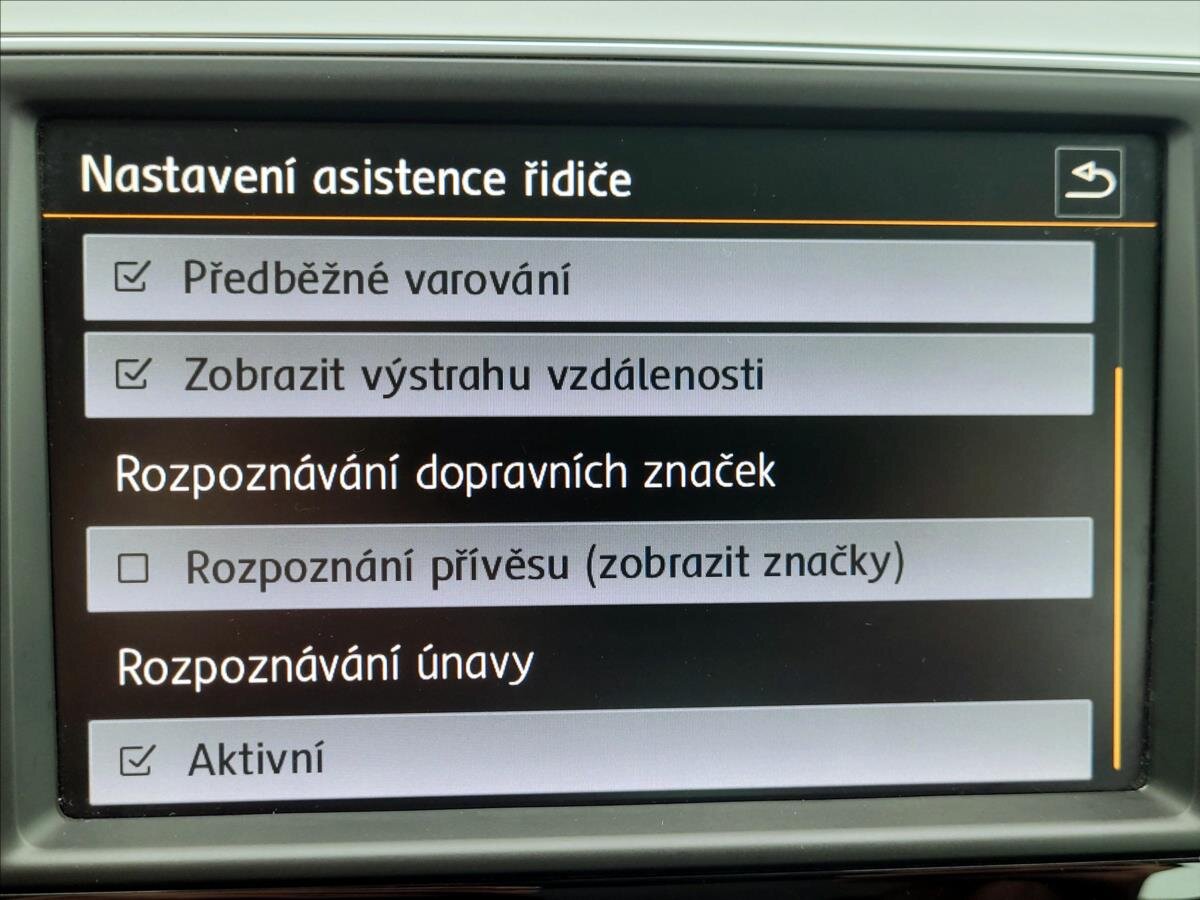 Volkswagen Passat Kombi 1,6 l 88 kw