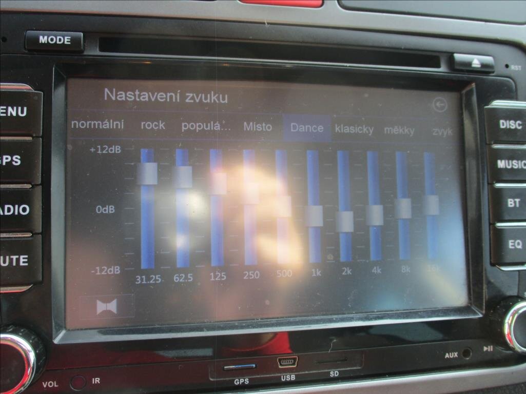 Volkswagen Tiguan SUV 2,0 l 81 kw