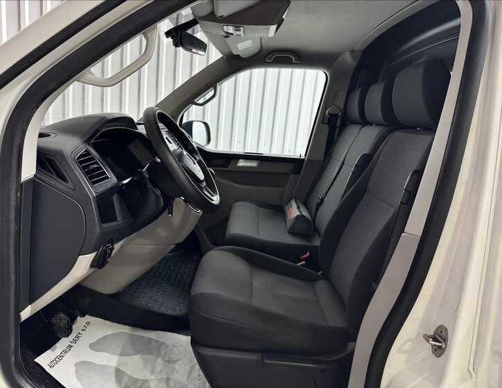 Volkswagen Transporter 22