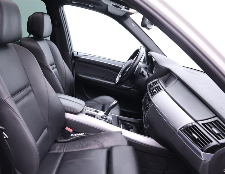 BMW X5 SUV / Terénní 3,0 l 280 kw