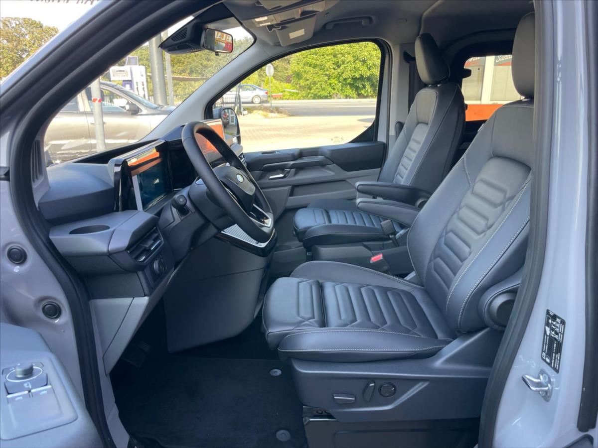 Ford Tourneo Custom Kombi 2,0 l 125 kw