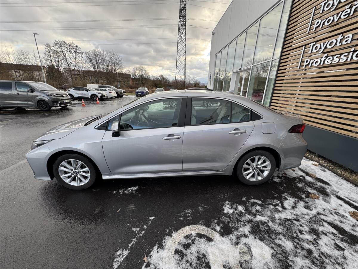 Toyota Corolla Sedan / Limuzína 1,8 l 72 kw