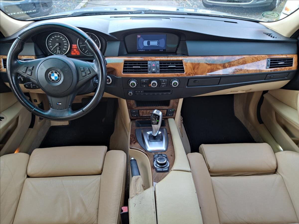 BMW Řada 5 Kombi 3,0 l 145 kw