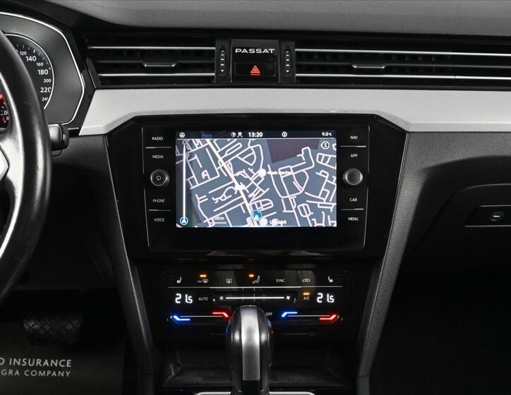 Volkswagen Passat 12